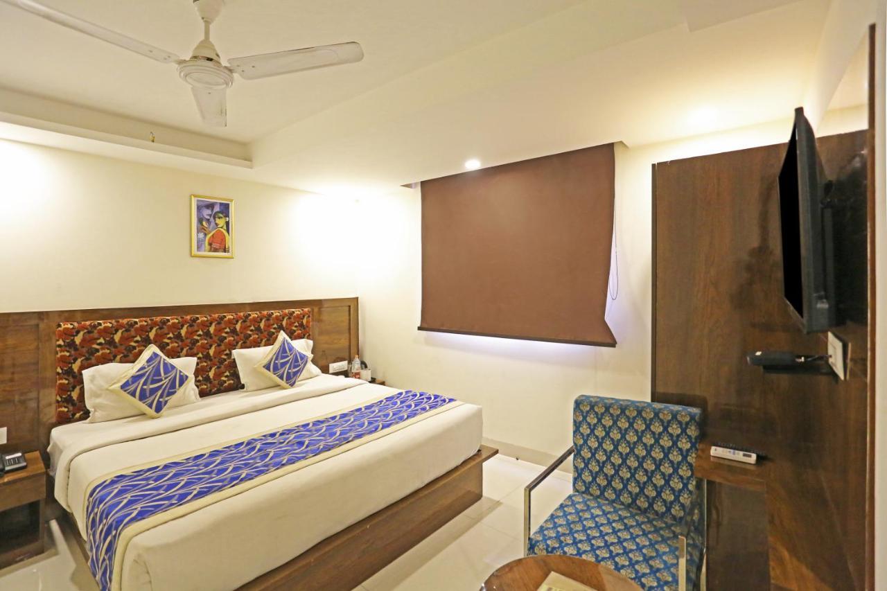 Hotel Emblem Suites- Near Delhi Airport New Delhi Eksteriør billede