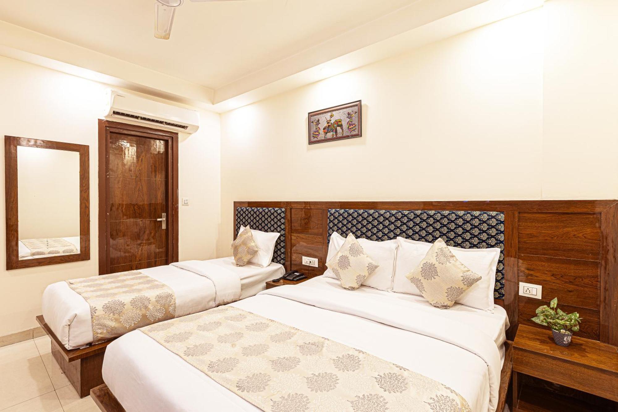 Hotel Emblem Suites- Near Delhi Airport New Delhi Eksteriør billede