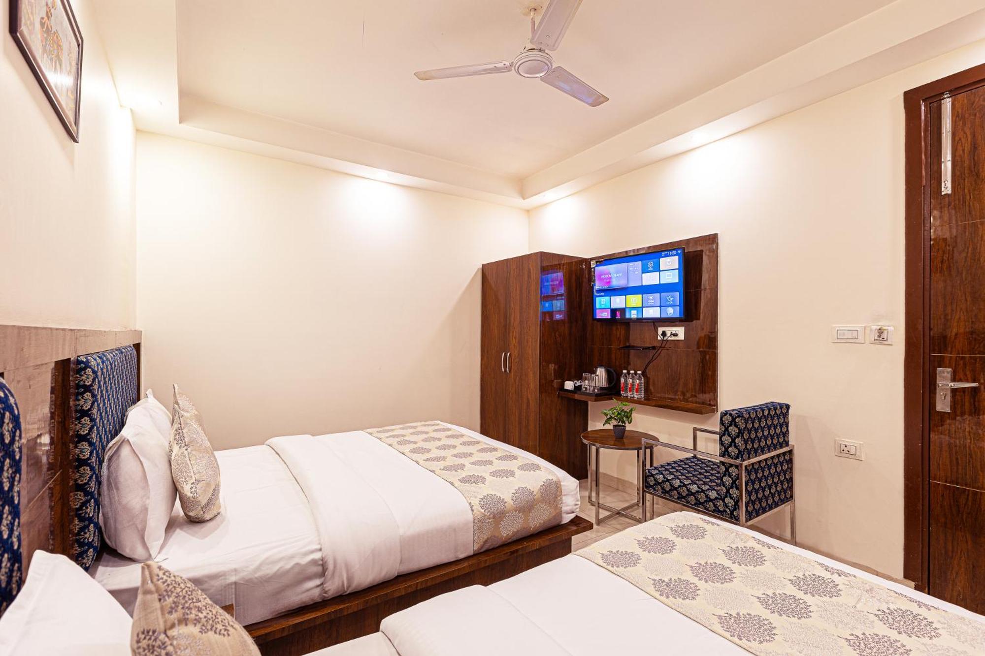Hotel Emblem Suites- Near Delhi Airport New Delhi Eksteriør billede