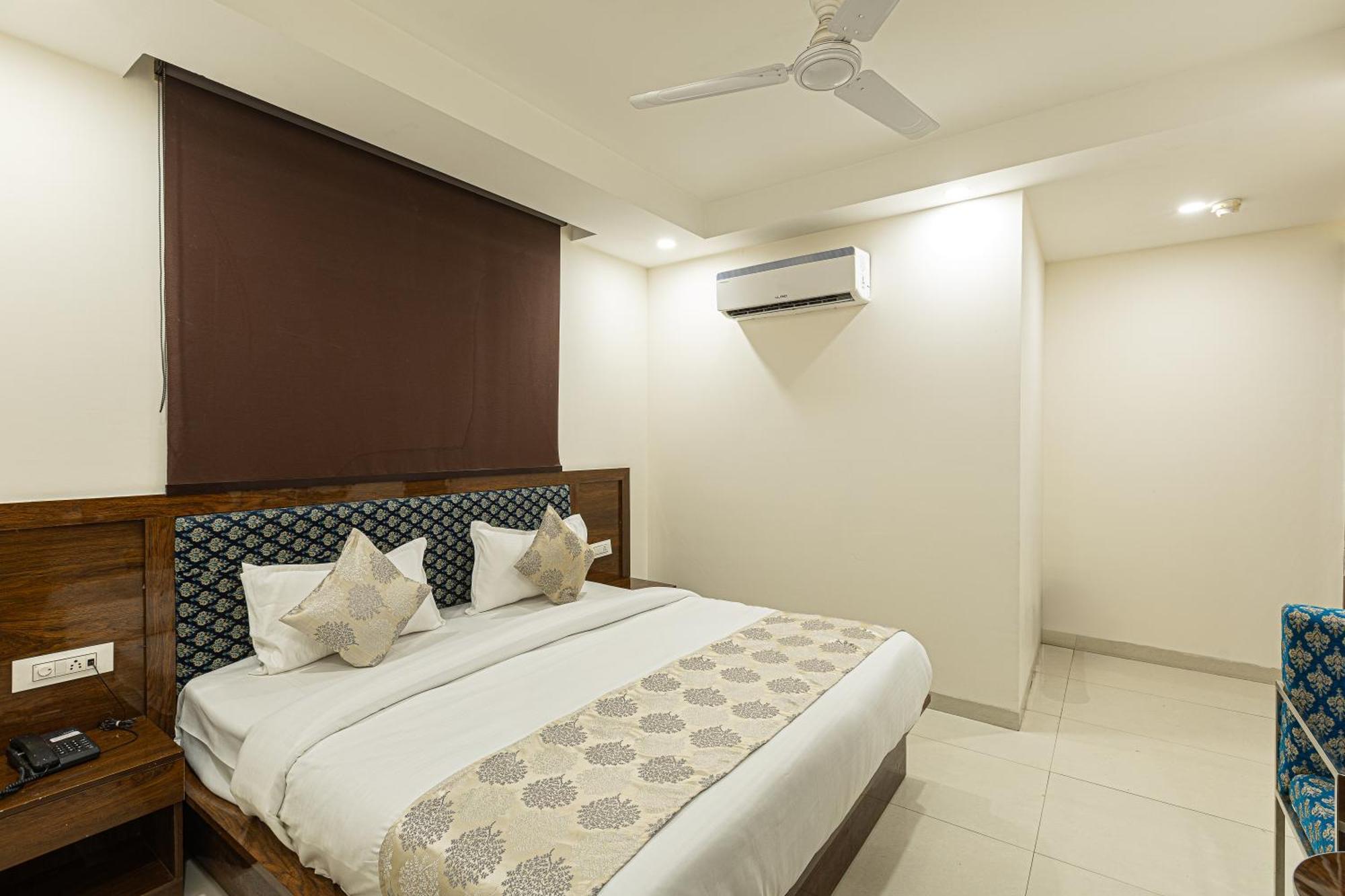 Hotel Emblem Suites- Near Delhi Airport New Delhi Eksteriør billede