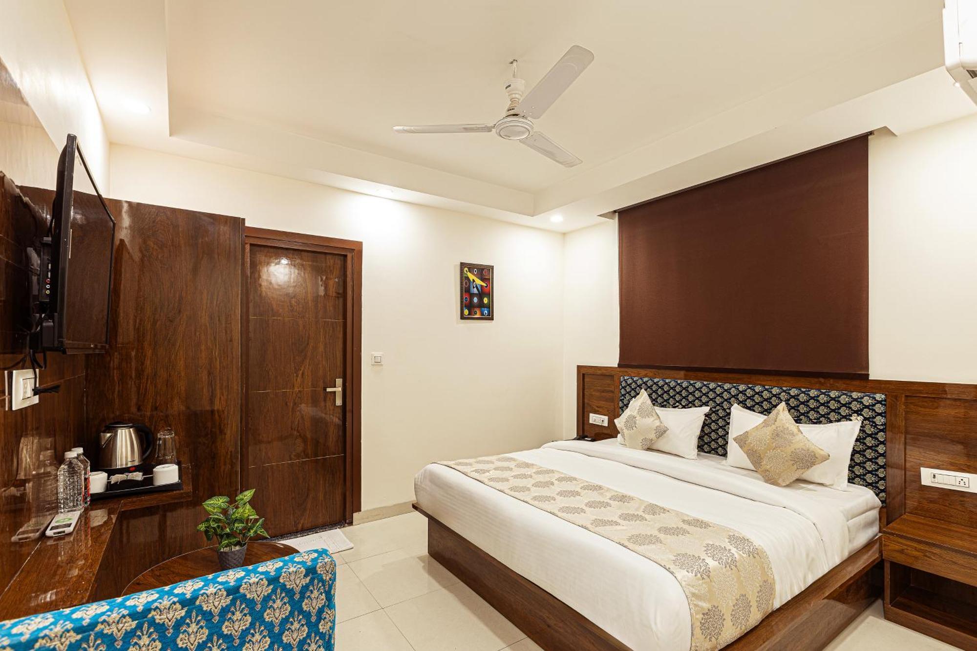 Hotel Emblem Suites- Near Delhi Airport New Delhi Eksteriør billede