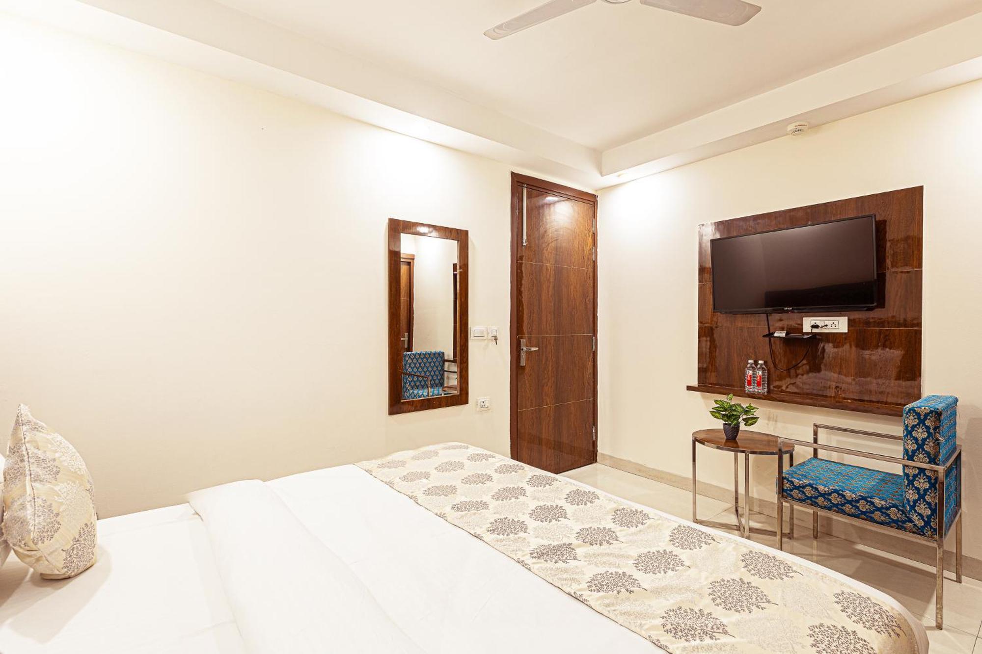 Hotel Emblem Suites- Near Delhi Airport New Delhi Eksteriør billede