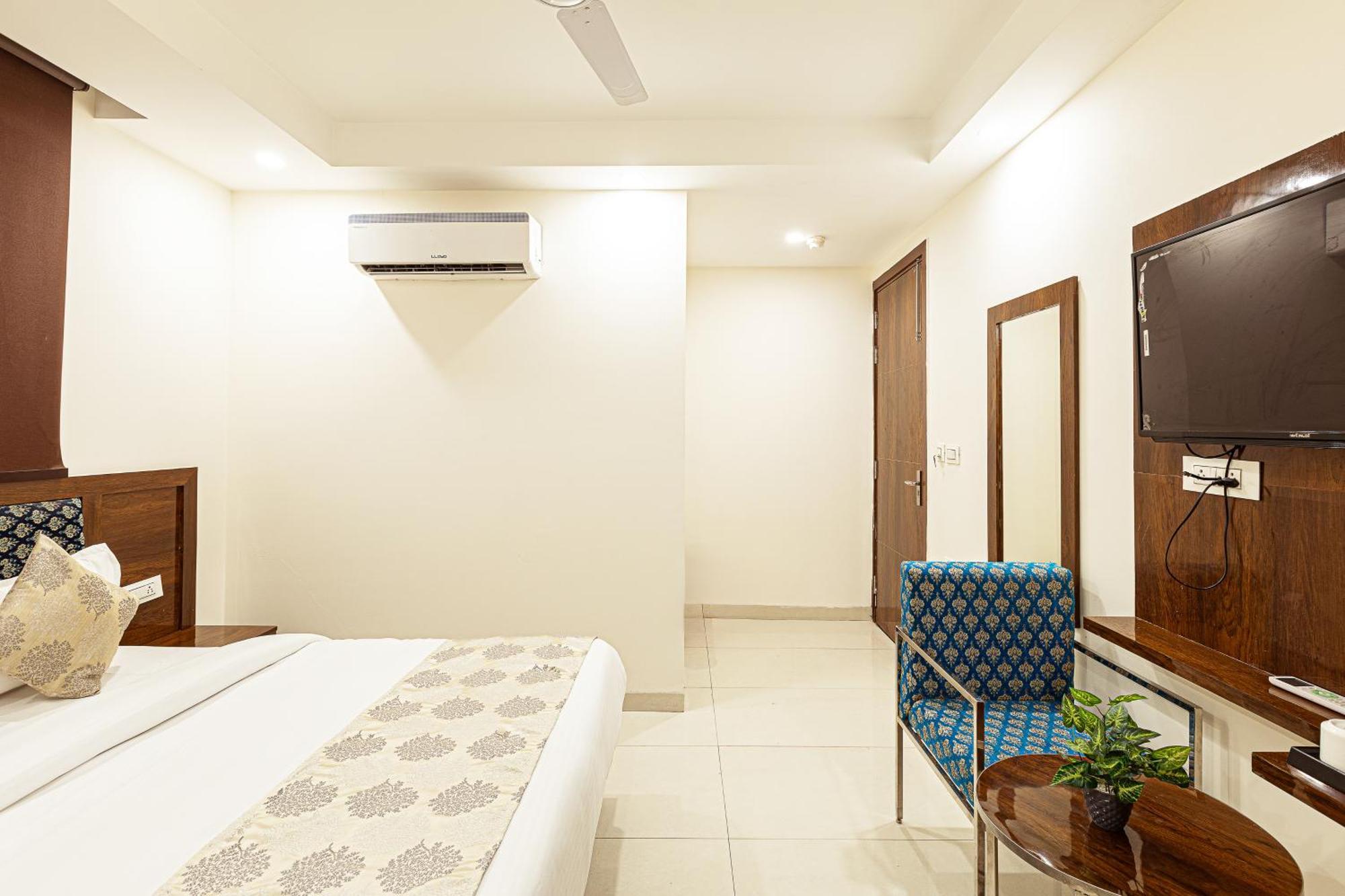 Hotel Emblem Suites- Near Delhi Airport New Delhi Eksteriør billede
