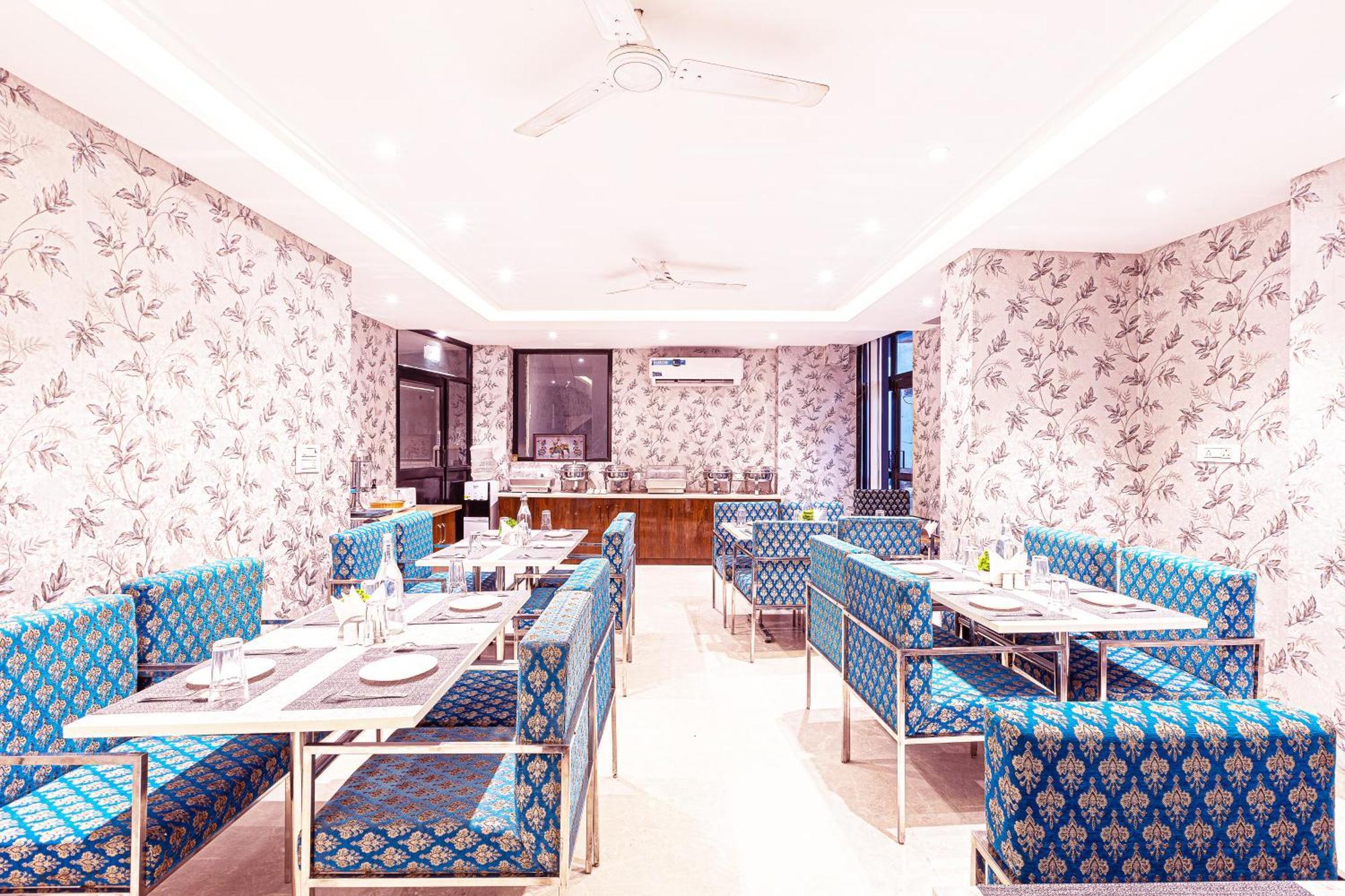 Hotel Emblem Suites- Near Delhi Airport New Delhi Eksteriør billede
